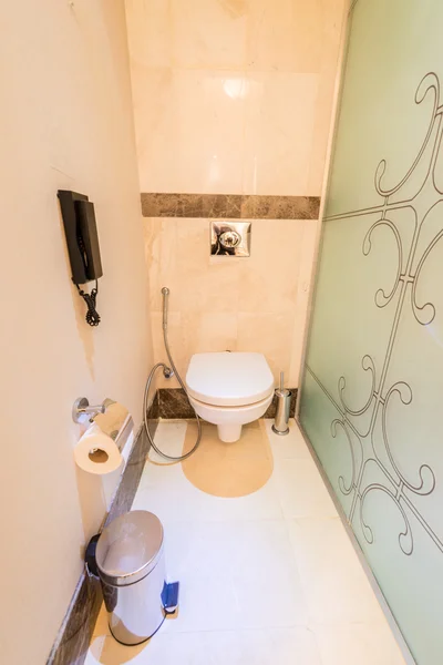 Moderne interieur van badkamer en toilet — Stockfoto