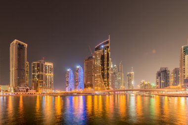 Birleşik Arap Emirlikleri, Dubai Marina bölgesinde