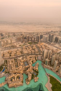 Gün batımında Dubai 'nin Panoraması