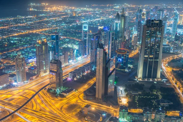 Panorama de la noche Dubai durante la puesta del sol — Foto de Stock