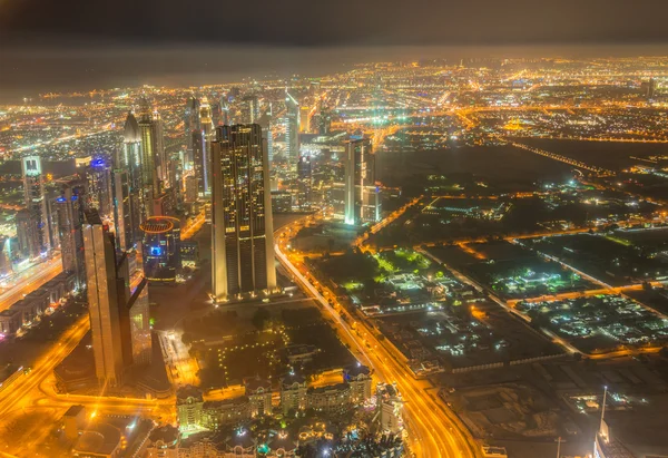 Панорама ночи Дубай на закате — стоковое фото