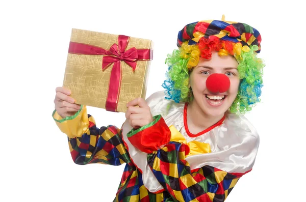 Clown con scatola regalo isolata su bianco — Foto Stock