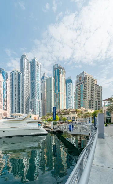 Dubai Marina distrito en Emiratos Árabes Unidos —  Fotos de Stock