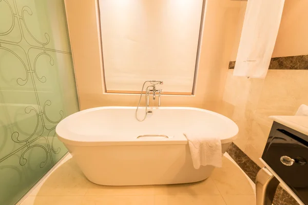 Modern bathroom interior with bathtub — Stock Photo, Image