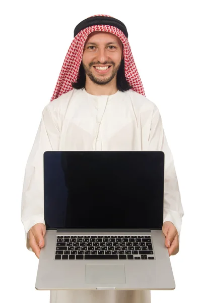 Uomo arabo con laptop isolato su bianco — Foto Stock