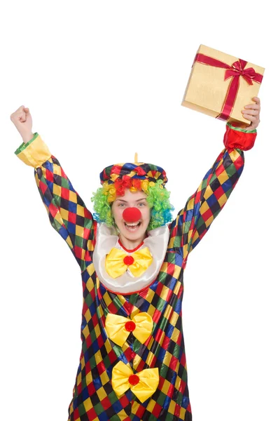 Clown med presentask isolerad på vit — Stockfoto