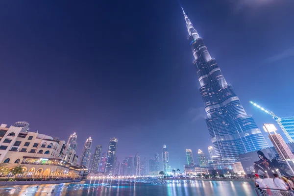 Burj Khalifa edifício nos Emirados Árabes Unidos, Dubai — Fotografia de Stock