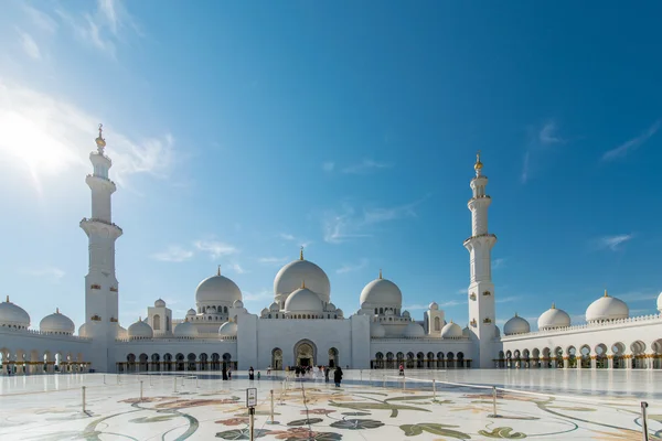Sheikh Zayed mosque on January — Stock Photo, Image