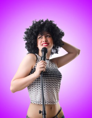 Mor mic ile pop yıldızı