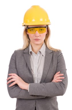 Kask üzerinde beyaz izole kadın mühendisi