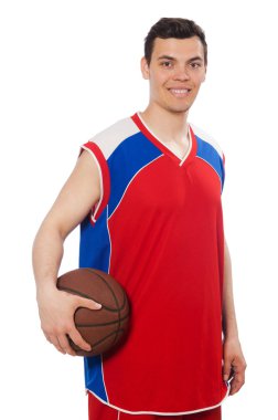 Genç basketbolcu beyazla izole edilmiş