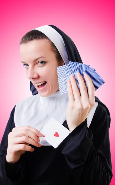 Nunna i spelkonceptet — Stockfoto