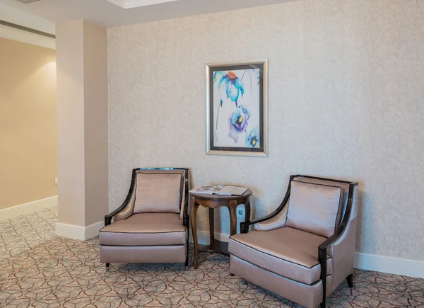 Intérieur de la chambre avec mobilier moderne — Photo