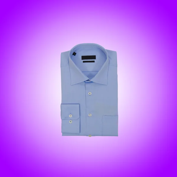 Camisa masculina agradável contra o gradiente — Fotografia de Stock