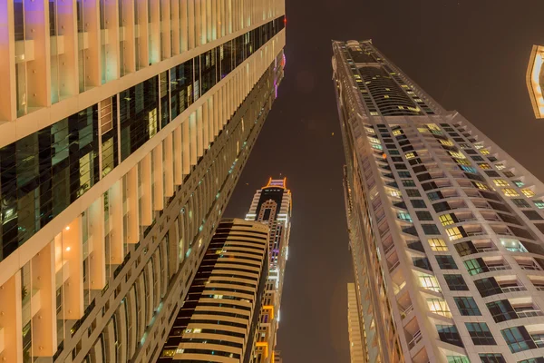 Rascacielos de dubai durante las horas nocturnas —  Fotos de Stock