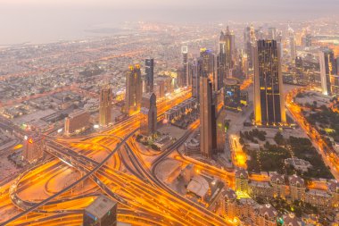 Gün batımında Dubai 'nin Panoraması