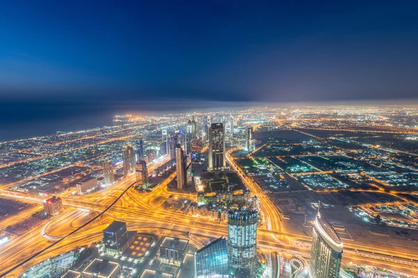 Panorama de la nuit Dubaï au coucher du soleil — Photo