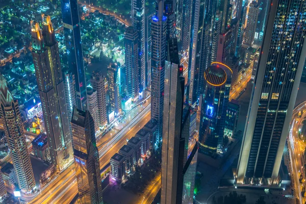 Панорама ночи Дубай на закате — стоковое фото