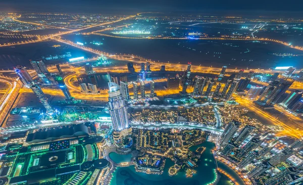 Panorama della notte Dubai durante il tramonto — Foto Stock