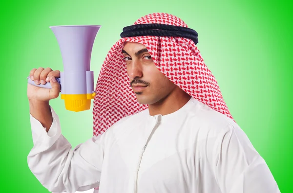 Hombre árabe gritando a través del altavoz — Foto de Stock