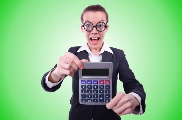 Nerd vrouwelijke boekhouder met calculator — Stockfoto