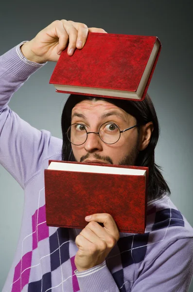 Jovem estudante com livro — Fotografia de Stock