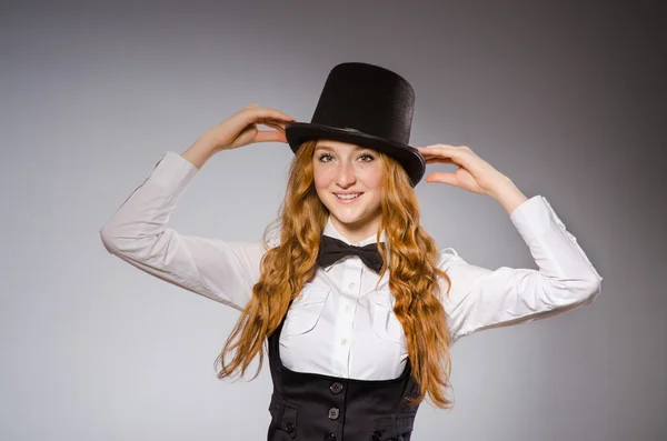 Chica de pelo rojo en estilo clásico — Foto de Stock