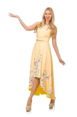 Büyüleyici elbiseli sarışın kız