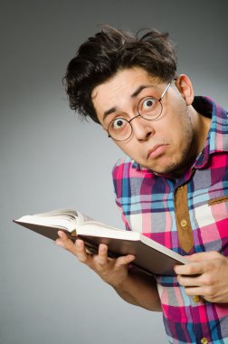 komik öğrenci kitap ile