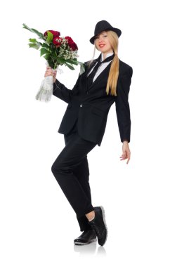 Beyaz bir demet gülü olan kadın