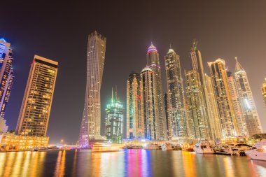 Dubai - 10 Ocak 2015: Marina Bölgesi, 10 Ocak 2015, BAE, Dubai. Marina bölgesi Dubai 'de popüler bir yerleşim yeridir.