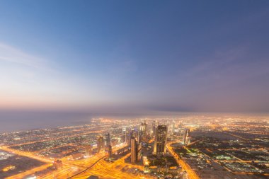 Gün batımında Dubai 'nin Panoraması