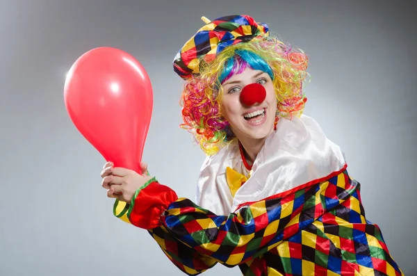 Clown con palloncini in concetto divertente — Foto Stock