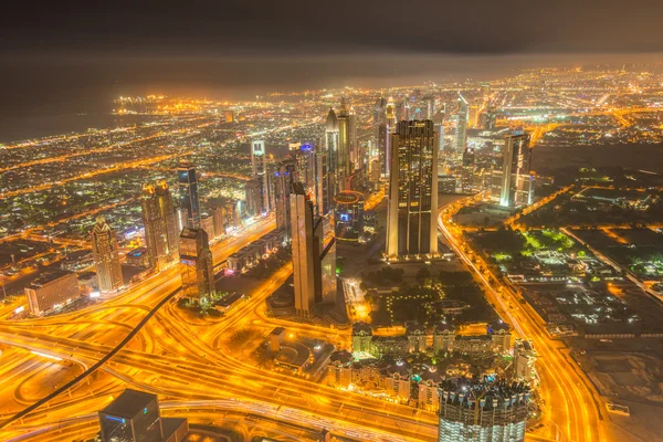 Panorama della notte Dubai durante il tramonto — Foto Stock