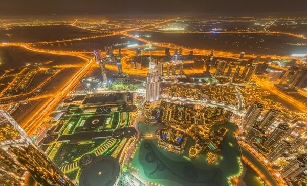 Panorama de la noche Dubai durante la puesta del sol —  Fotos de Stock