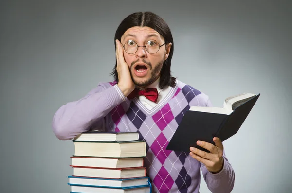 Jonge student met boeken — Stockfoto