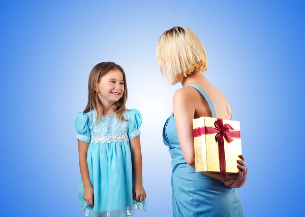 Happy mom and daughter — Stock Photo, Image