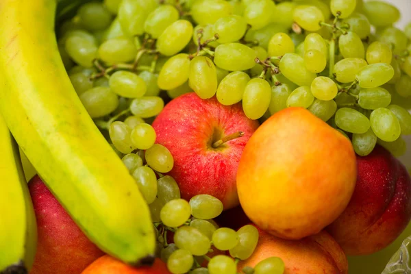 Conjunto de frutas en concepto saludable — Foto de Stock