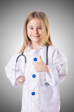 Doktora kostüm küçük kız