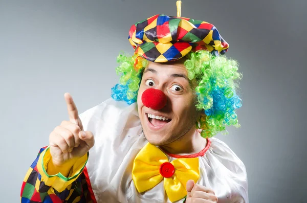 Clown dans le concept drôle — Photo