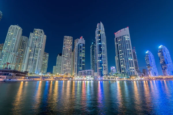 Dubai Marina district in Verenigde Arabische Emiraten — Stockfoto