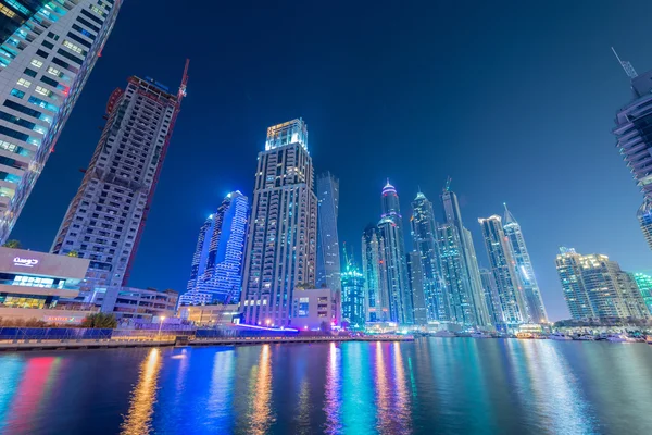 Dubai Marina distrito en Emiratos Árabes Unidos — Foto de Stock