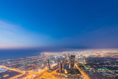Gün batımında Dubai 'nin Panoraması