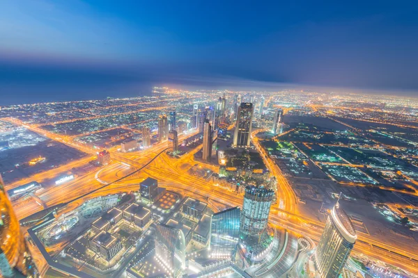 Panorama de la nuit Dubaï au coucher du soleil — Photo