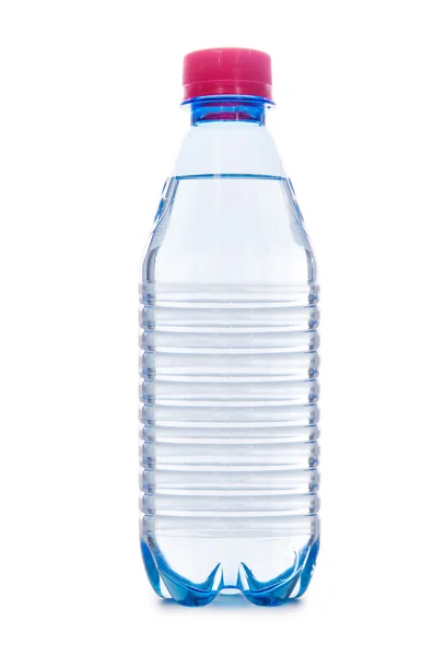 Бутылка воды изолирована на белом — стоковое фото