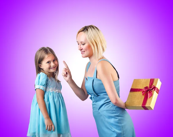 Happy mom and daughter — Stock Photo, Image