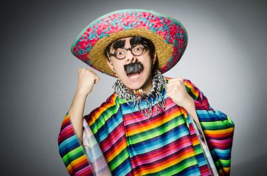 Canlı Meksika pançolu adam griye karşı