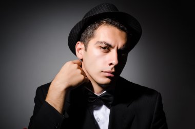 Karanlık Studio genç işadamı