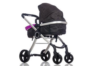 Beyaz arkaplanda çocuk arabası izole edildi