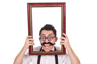 Beyaz izole kare olan genç adam